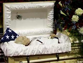 elvis presley funeral open casket